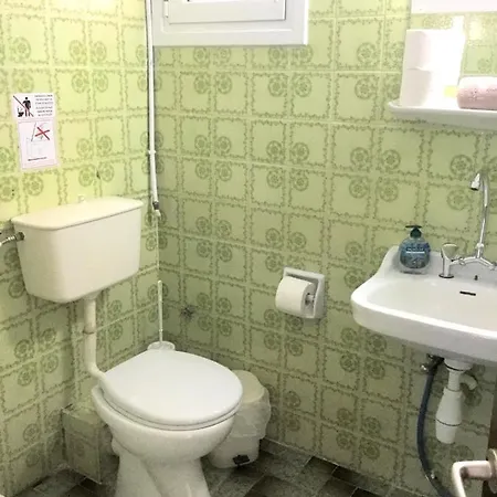 Aristidis Apartm. 2 * Kávos